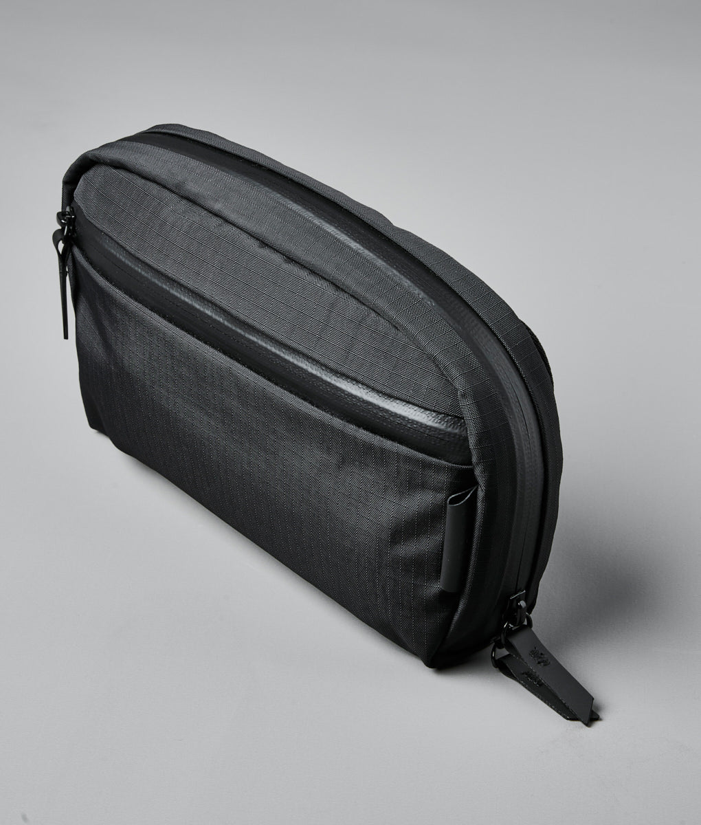 TOILETRY BAG