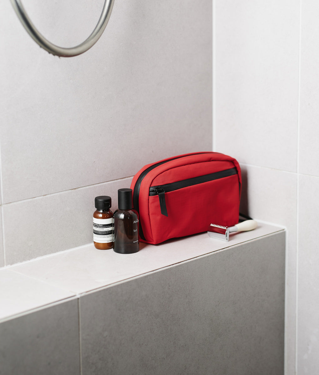 TOILETRY BAG