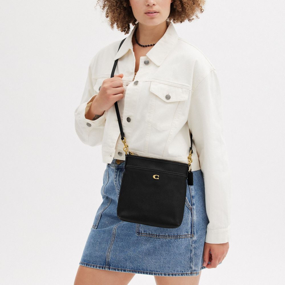 Kitt Messenger Crossbody Bag