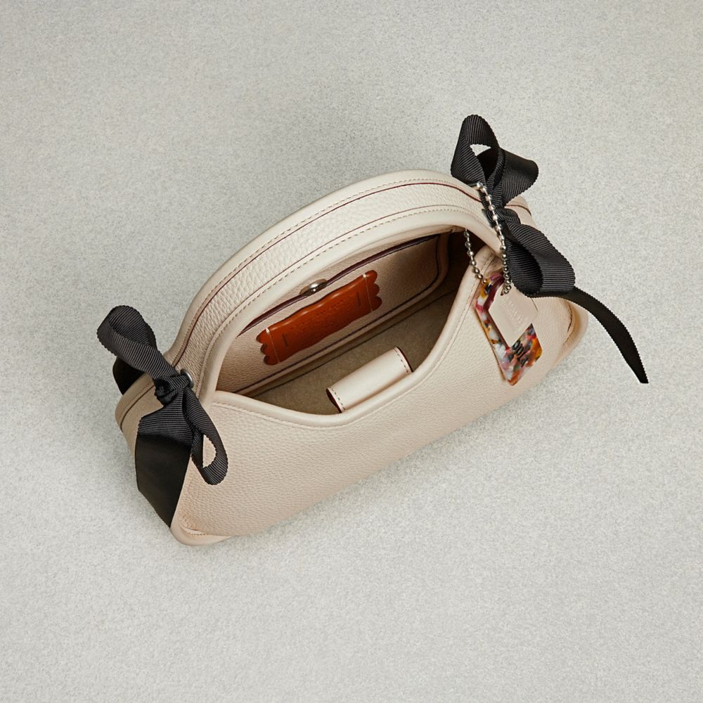 Ergo Bag In Coachtopia Leather With Bows