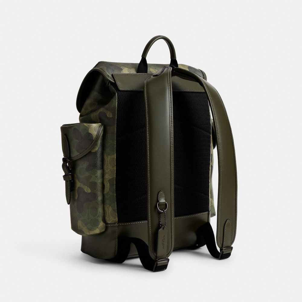 Hitch Backpack In Signature Camo Print