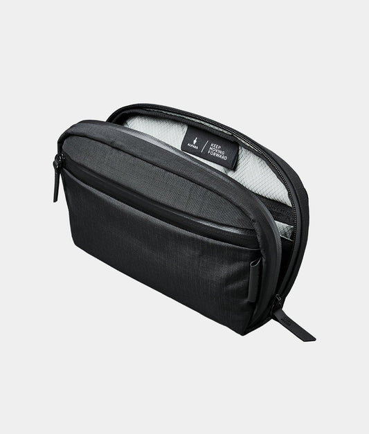 TOILETRY BAG