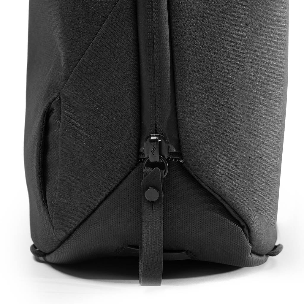 Slim convertible laptop backpack tote