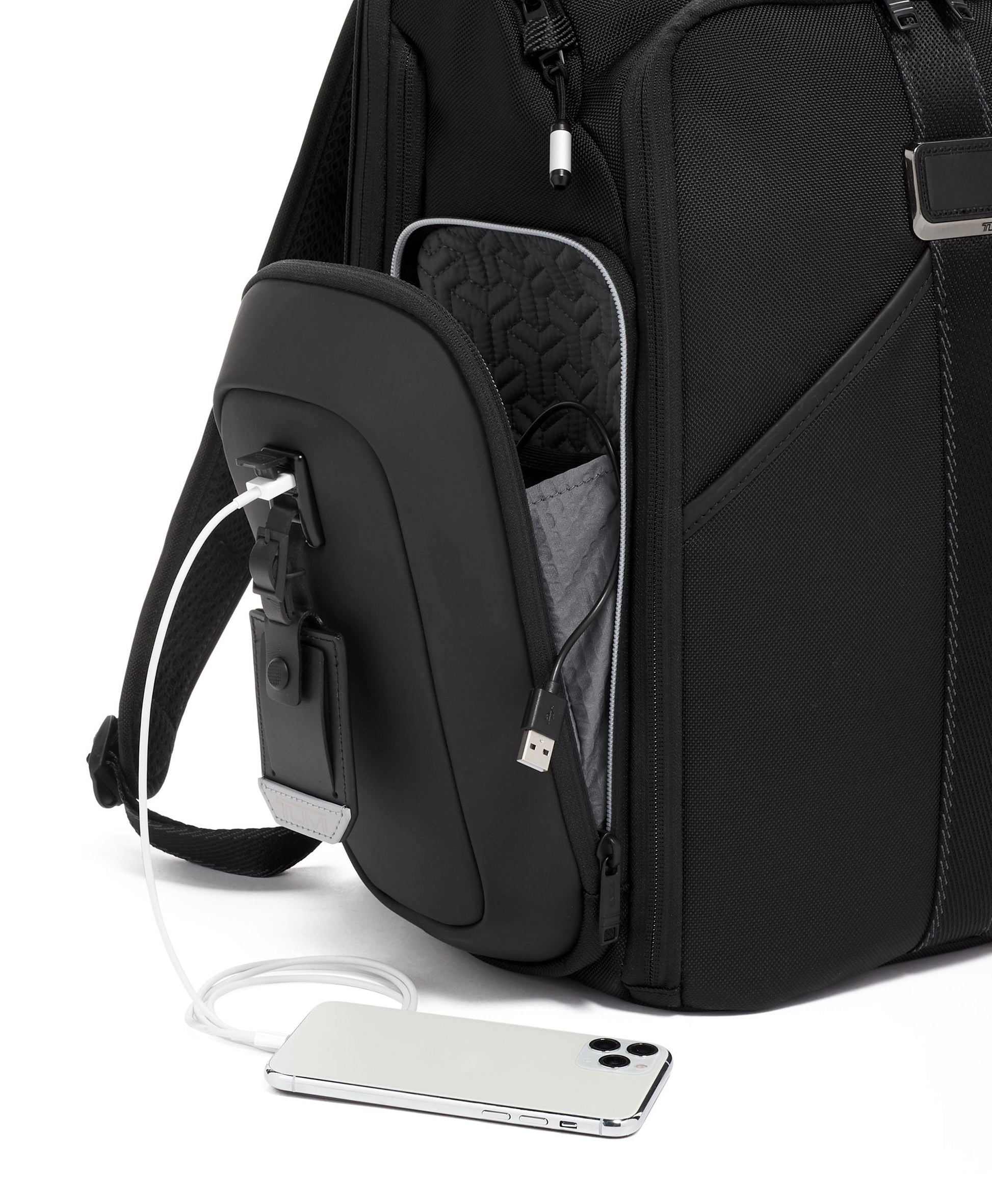 Backpack for 17" laptop headphones mouse padded storage