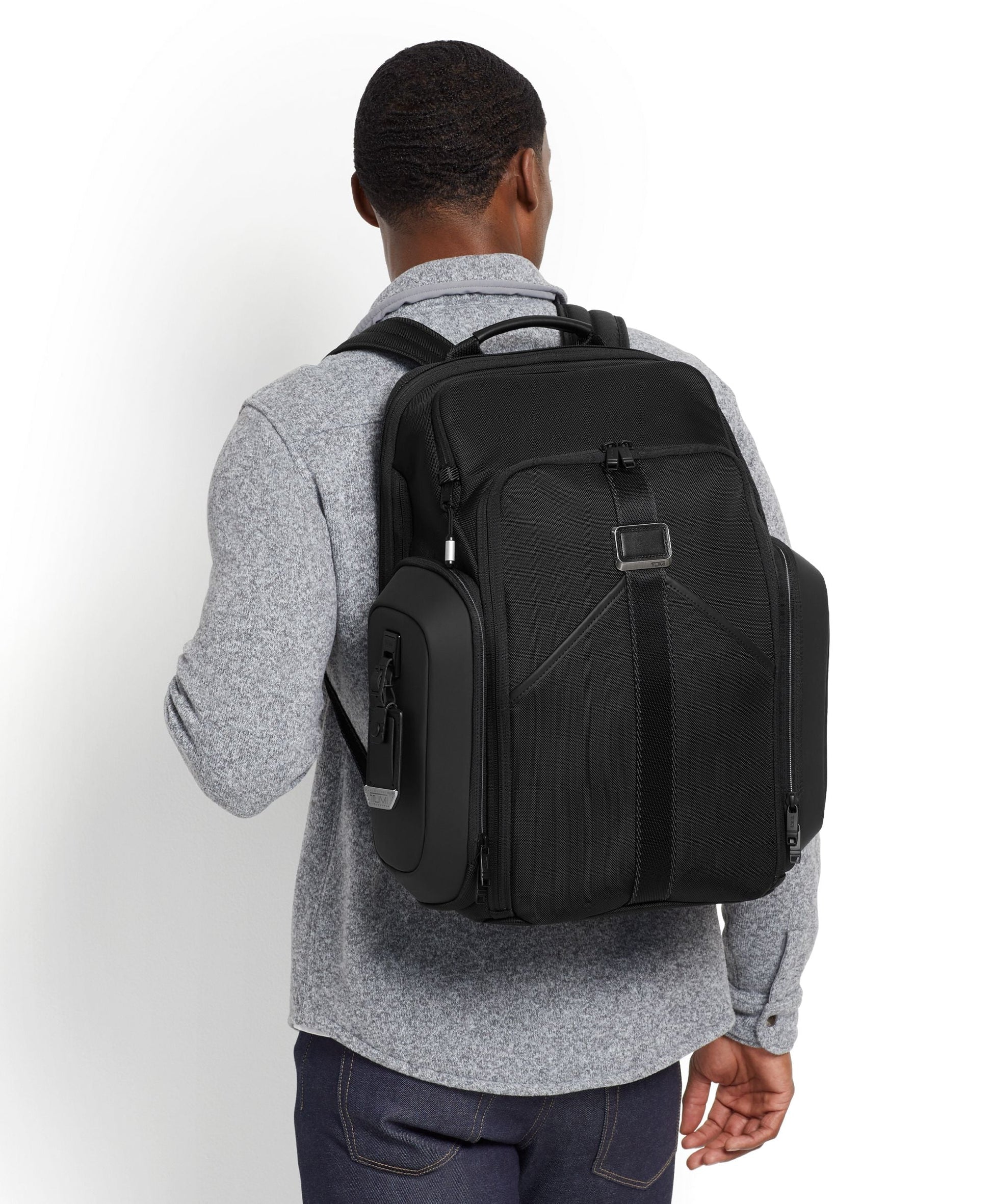 Backpack for 17" laptop headphones mouse padded storage